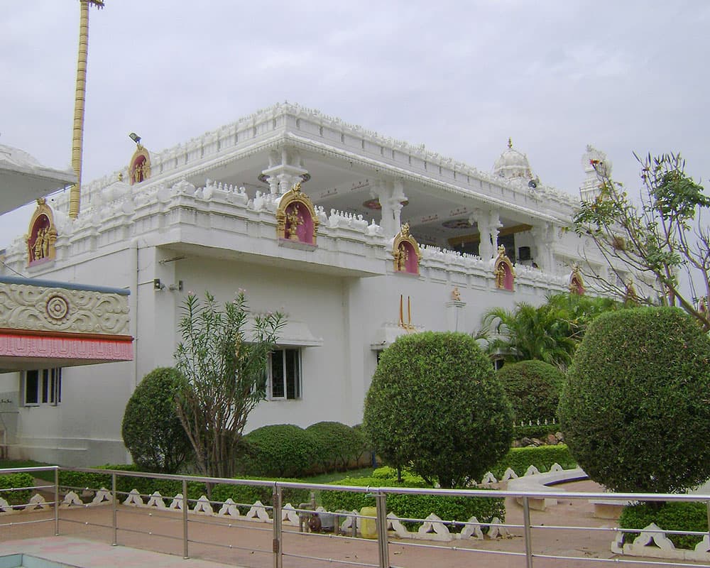 Ratnalayam Temple